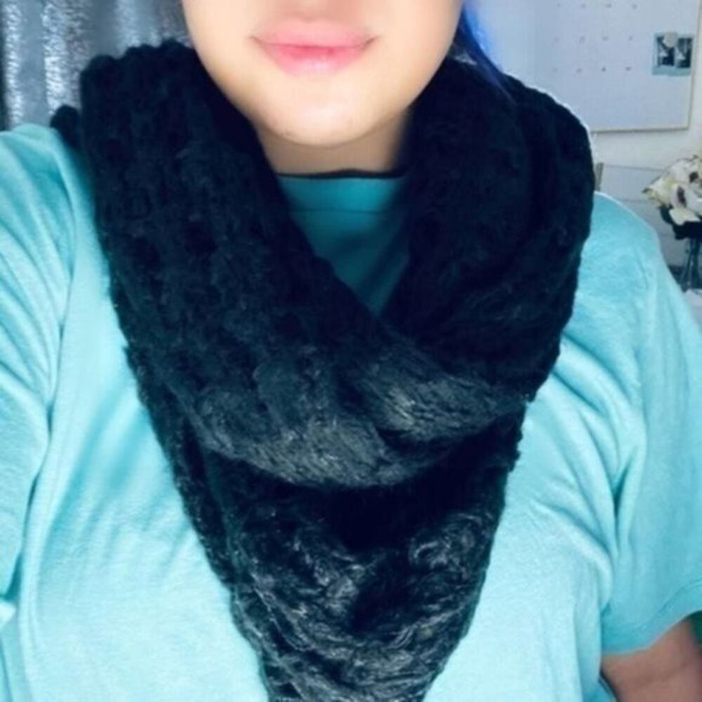 Lake Shore drive Black sparkle Scarf